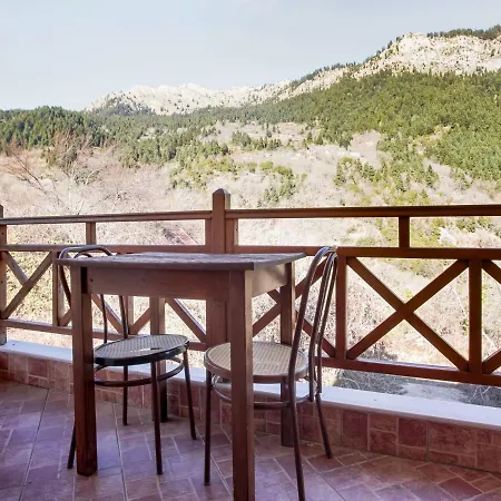 Elegant Holiday In Stournareika With Balcony 别墅 Pýli